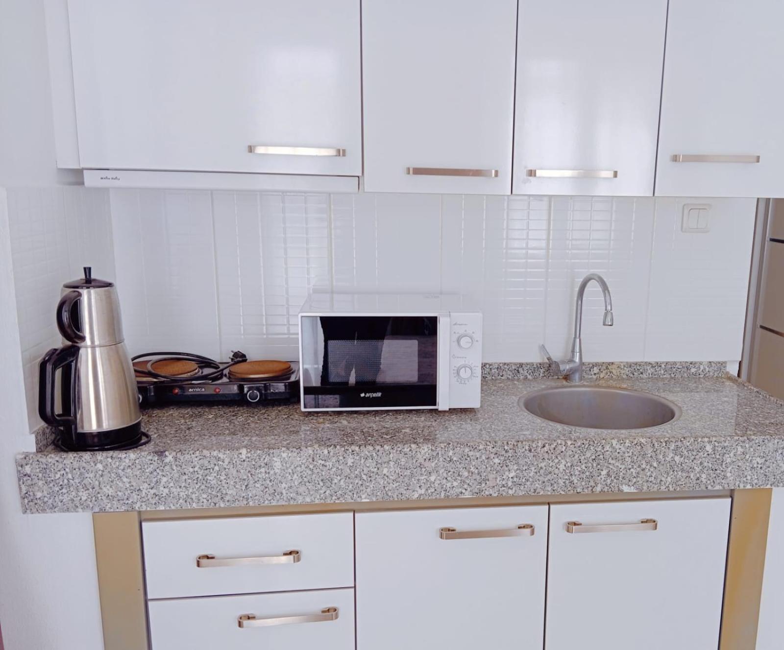 Parla Apart Hotel Cesme Bagian luar foto