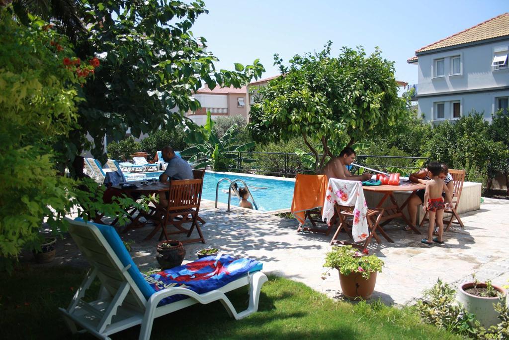 Parla Apart Hotel Cesme Bagian luar foto