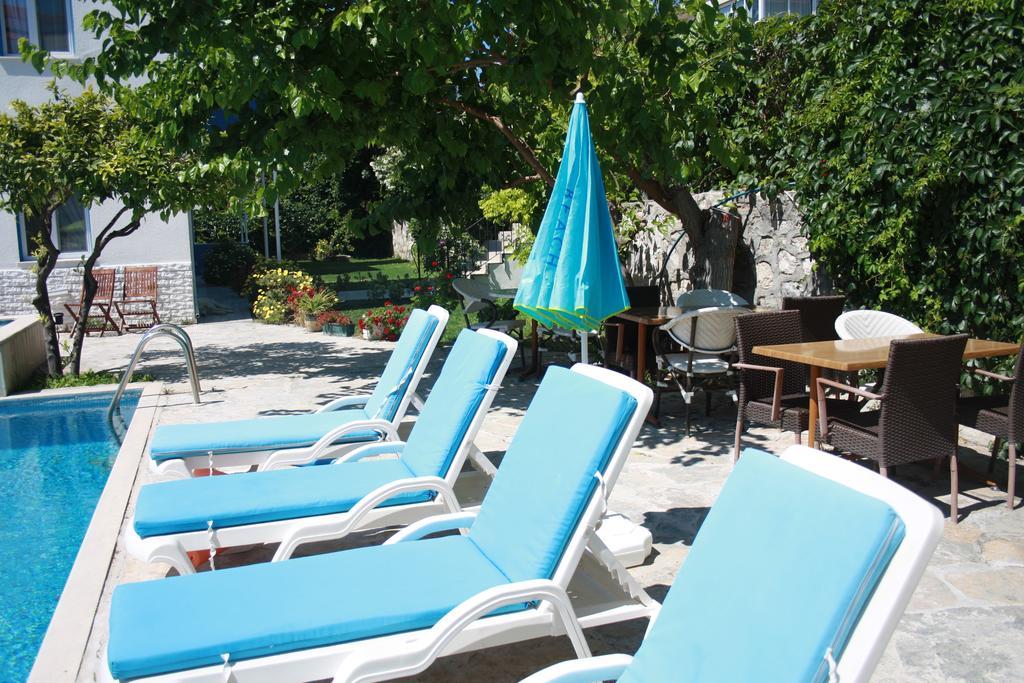 Parla Apart Hotel Cesme Bagian luar foto