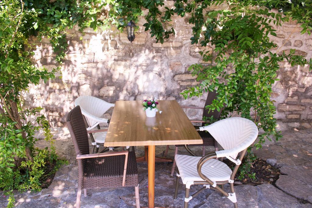Parla Apart Hotel Cesme Bagian luar foto