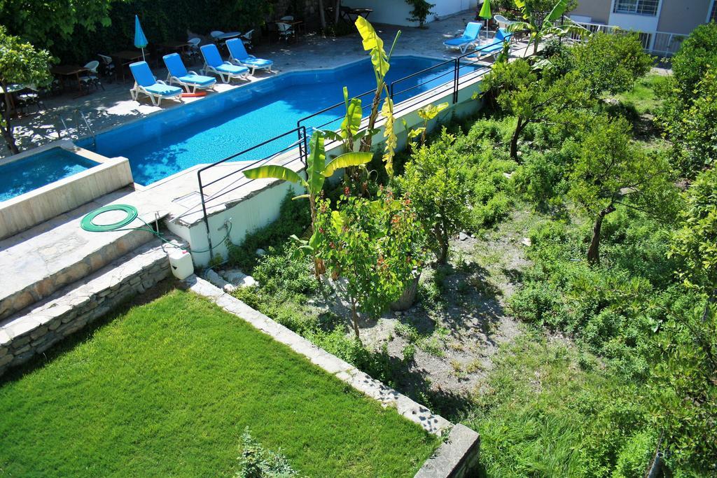 Parla Apart Hotel Cesme Bagian luar foto