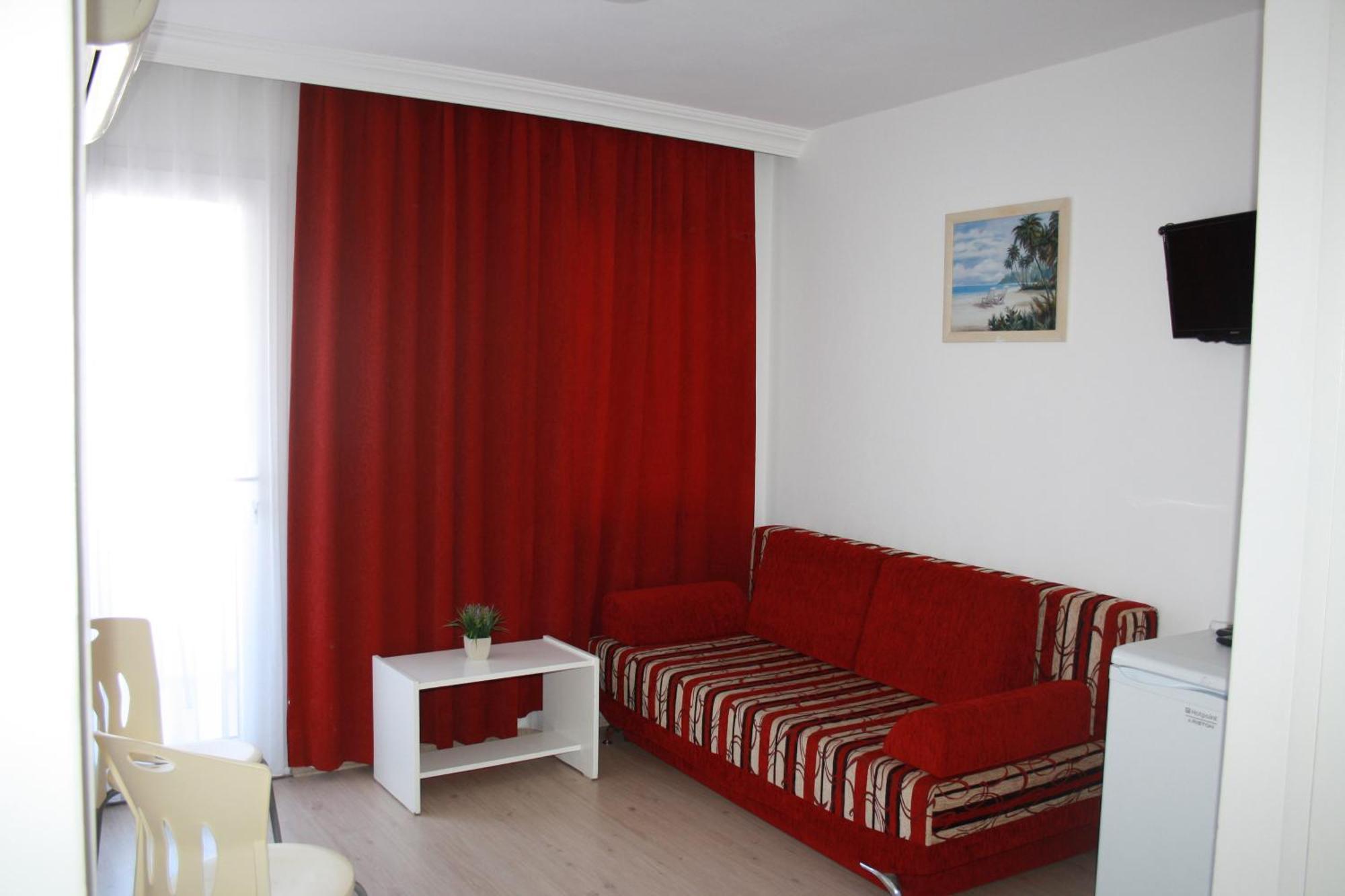 Parla Apart Hotel Cesme Bagian luar foto