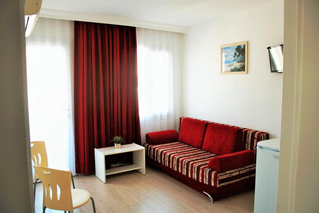 Parla Apart Hotel Cesme Bagian luar foto