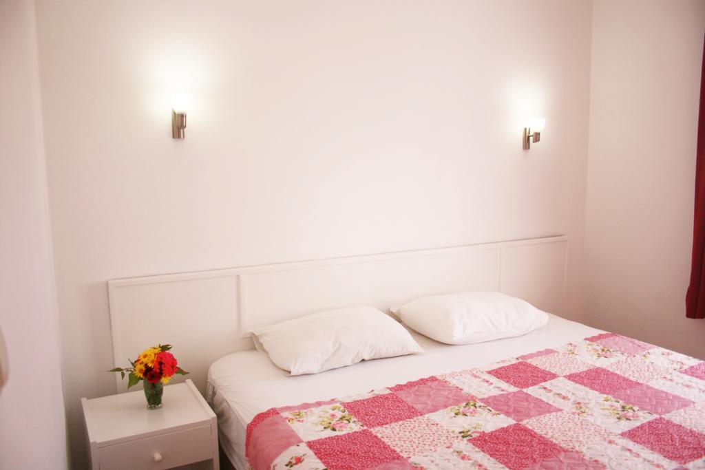 Parla Apart Hotel Cesme Bagian luar foto