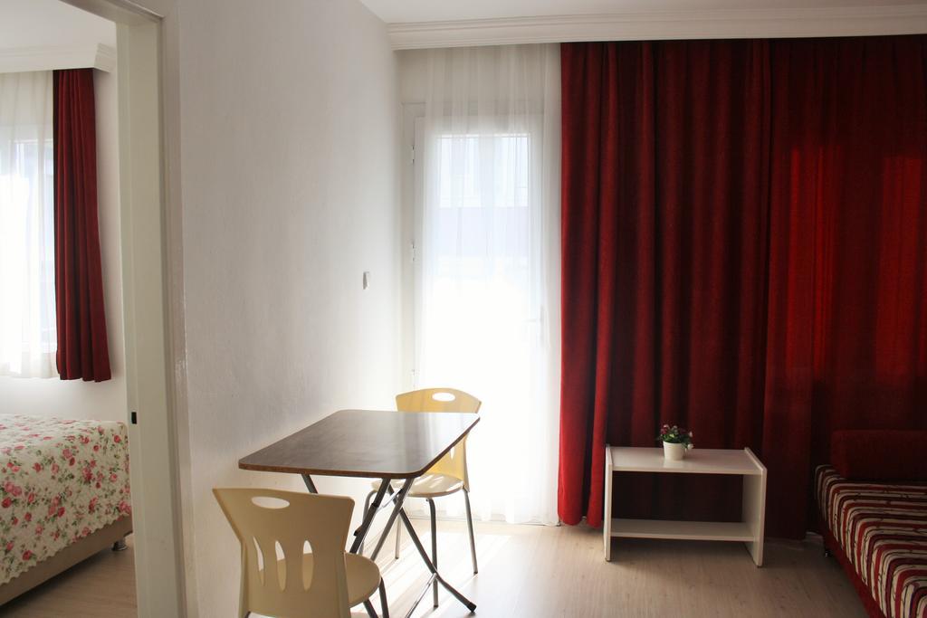 Parla Apart Hotel Cesme Bagian luar foto