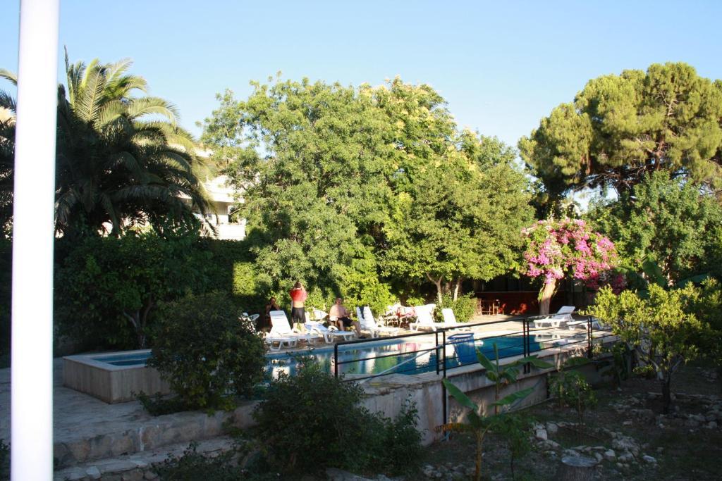 Parla Apart Hotel Cesme Bagian luar foto