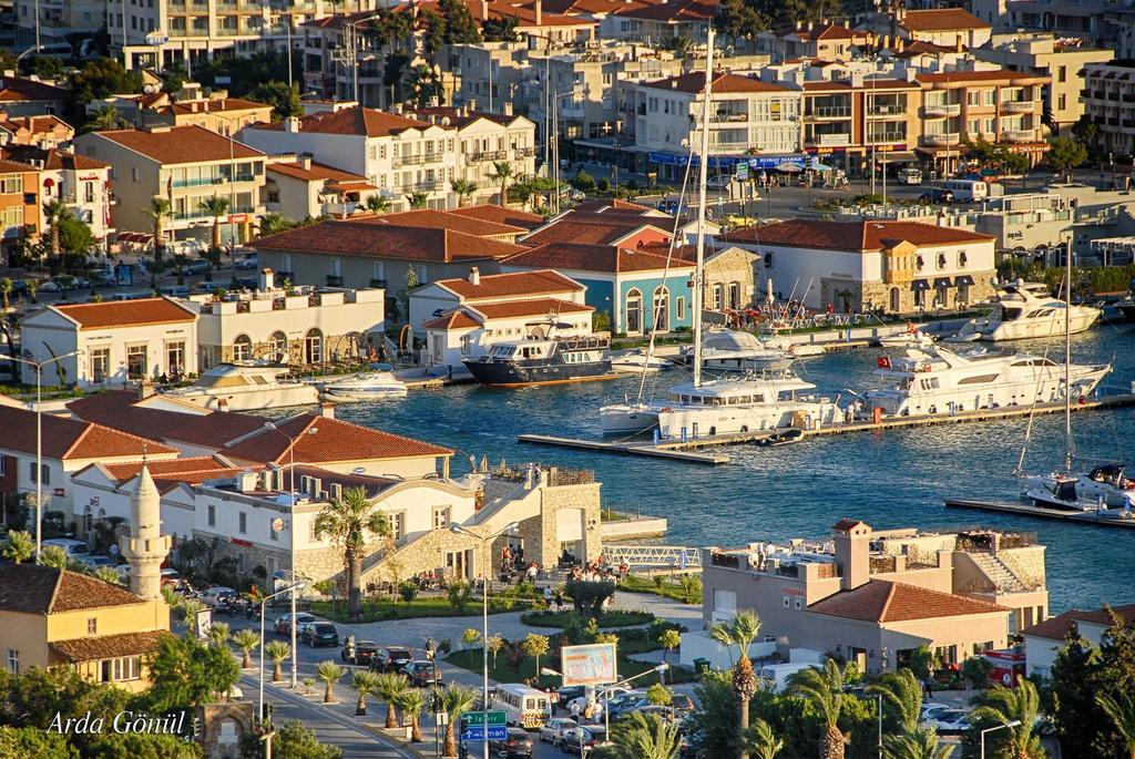Parla Apart Hotel Cesme Bagian luar foto