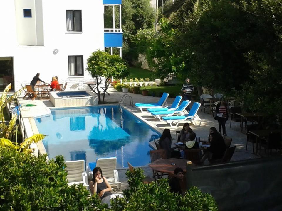 Parla Apart Hotel Cesme Bagian luar foto