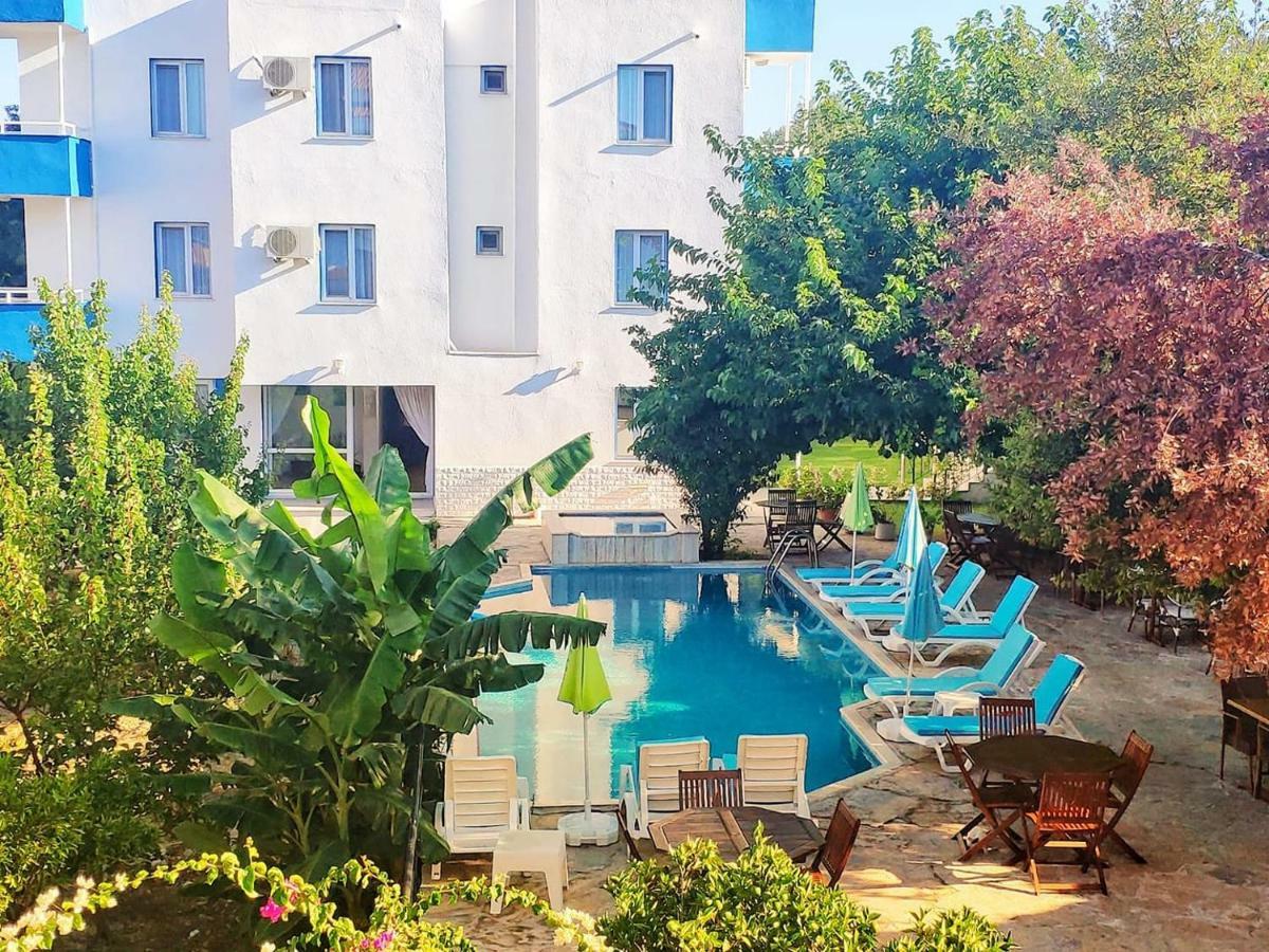 Parla Apart Hotel Cesme Bagian luar foto
